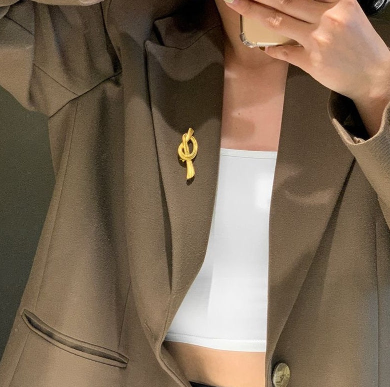 Gold Knot Antique Brooch