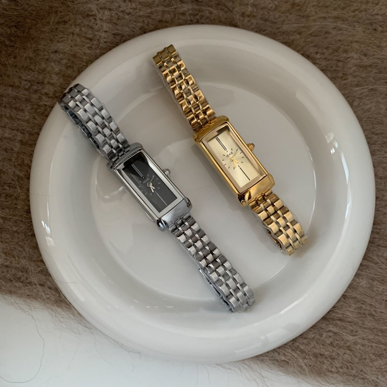 Gold Retro Quartz Watch