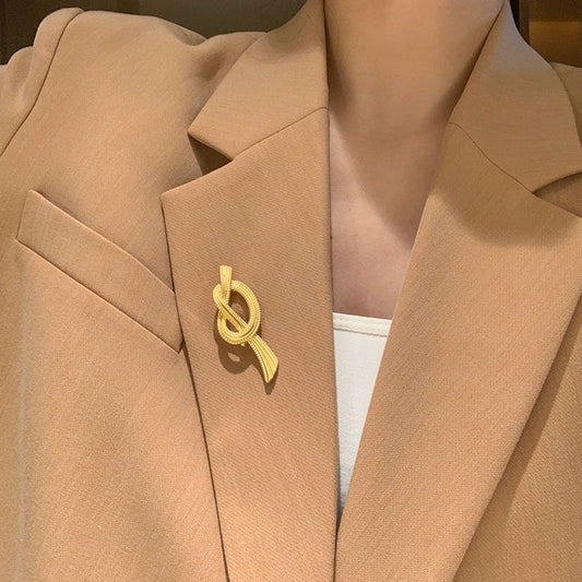 Gold Knot Antique Brooch